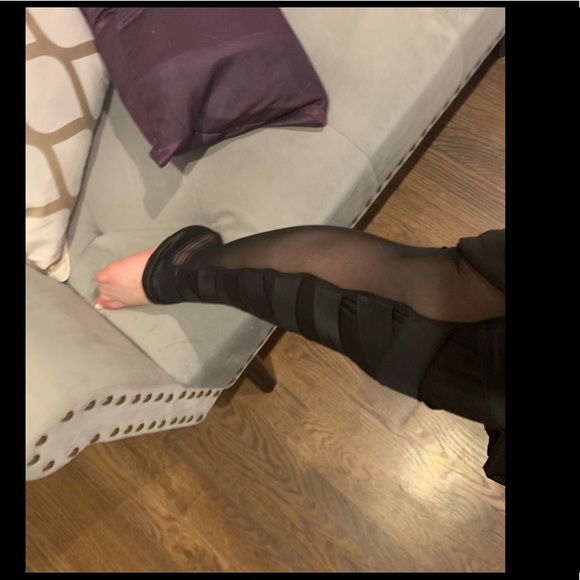 Faux leather & sheer stretch leggings - Picture 4 of 7